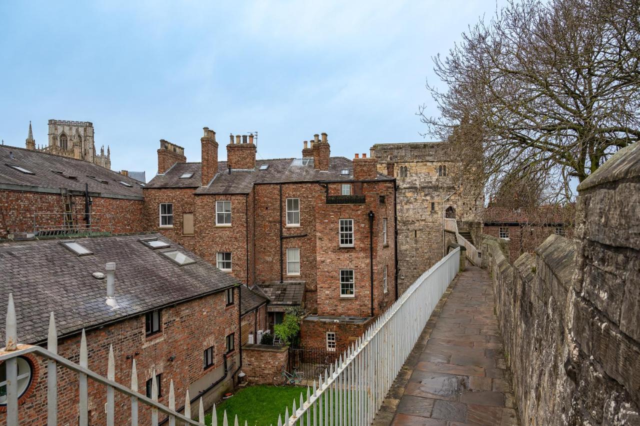 Crookback House Apartment York Bagian luar foto