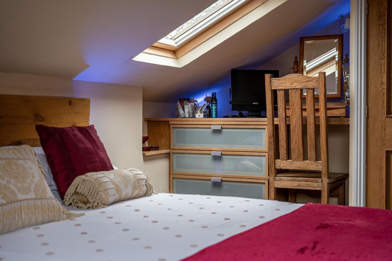 Crookback House Apartment York Bagian luar foto