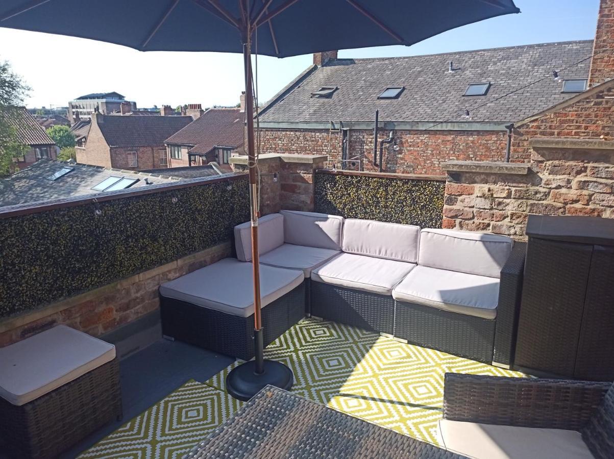 Crookback House Apartment York Bagian luar foto