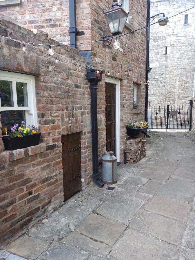 Crookback House Apartment York Bagian luar foto